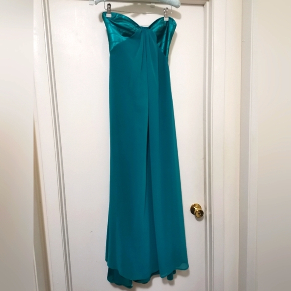 La Femme Dresses & Skirts - La Femme Green  Prom Dress